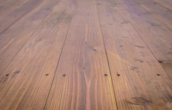 Co warto wiedzieć przed cyklinowaniem podłogi z gwoździami