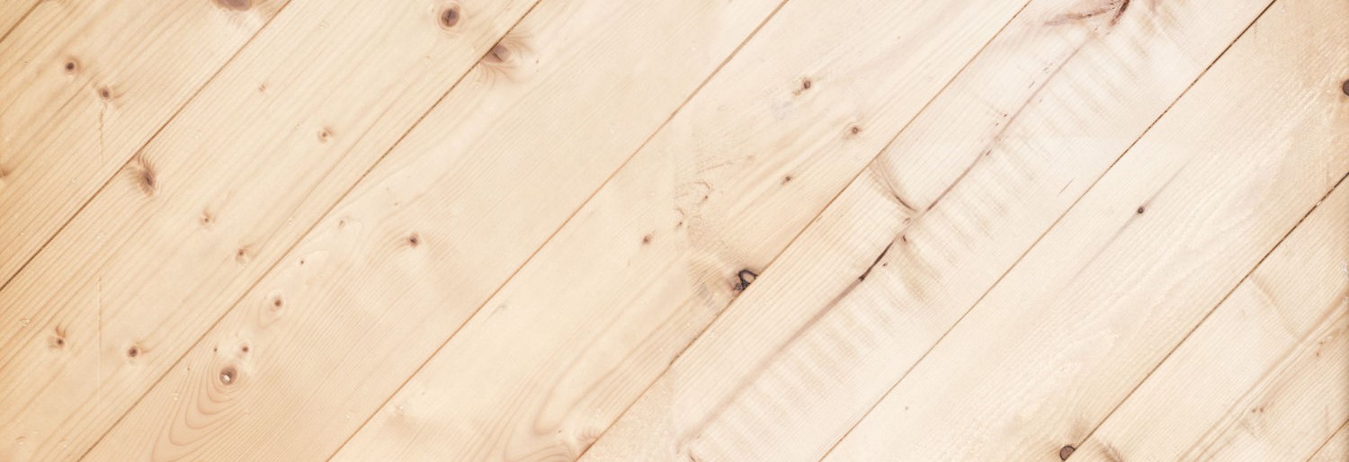 podłoga z gwoździami po cyklinowaniu