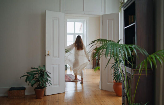 podłoga skrzypi po cyklinowaniu